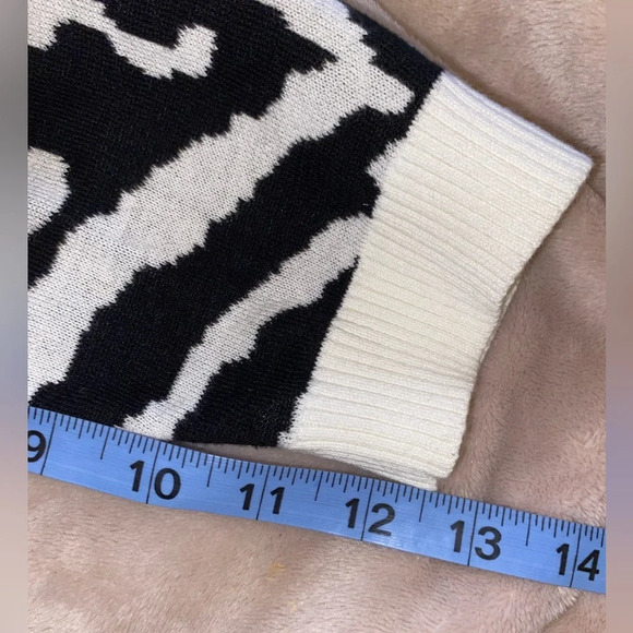Express Zebra Animal Print Black White Stripes Cotton Pullover Sweater - Picture 8 of 8